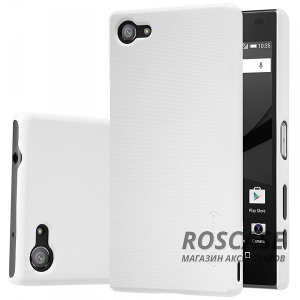 Чехол Nillkin Matte для Sony Xperia Z5 Compact (+ пленка) (Белый) Чехол Nillkin Matte для Sony Xperia Z5 Compact (+ пленка) (Белый)Описание:производство компании Nillkin;разработан специально для Sony Xperia Z5 Compact;материал: пластик;форма: накладка.Особенности:антикислотное напыление;защитная пленка в комплекте;ультратонкий;олеофобное покрытие;эргономичный;быстро устанавливается и удаляется;легко очищается.<br><br>Тип: Чехол<br>Бренд: Nillkin<br>Материал: Поликарбонат