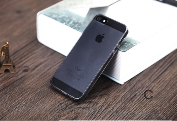 TPU чехол ROCK Ultrathin Slim Jacket для Apple iPhone 5/5S/SE (Черный / Transparent black) TPU чехол ROCK Ultrathin Slim Jacket для Apple iPhone 5/5S/SE (Черный / Transparent black)Описание:производящая компания Rock;изготовлен из термополиуретана;матовое покрытие снаружи;конструкция в форме накладки. Особенности:респектабельный дизайн;продленные сроки износоустойчивости;хорошие параметры гибкости и эластичности;легкий механизм фиксации;полная герметичность, исключающая попадание пыли и грязи. <br><br>Тип: Чехол<br>Бренд: ROCK<br>Материал: TPU