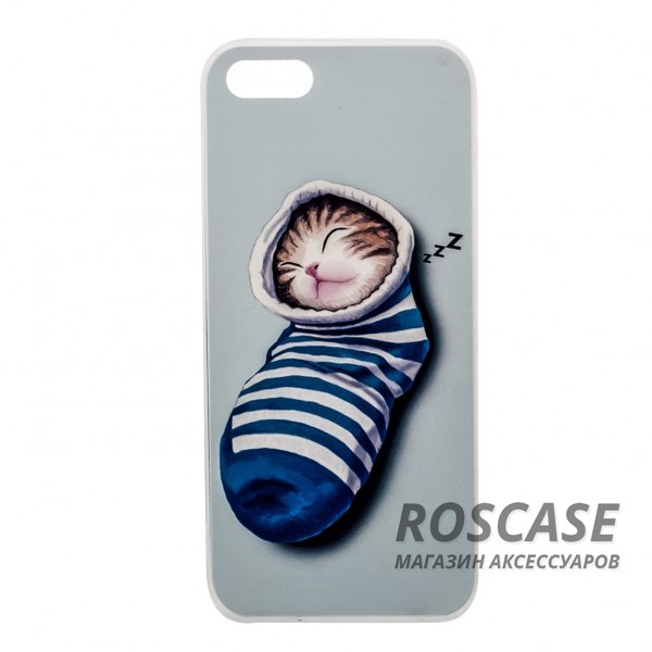 Тонкий силиконовый чехол с принтом Милые котята для Apple iPhone 5/5S/SE (Котенок в носке) Тонкий силиконовый чехол с принтом Милые котята для Apple iPhone 5/5S/SE (Котенок в носке)Описание:совместимость - смартфон Apple iPhone 5/5S/SE;материал - силикон;форм-фактор - накладка.Особенности:необычный дизайн;высокий уровень прочности и износостойкости;сохраняет гибкость и эластичность в любых условиях;не деформируется;имеет все функциональные вырезы;не скользит в руках.<br><br>Тип: Чехол<br>Бренд: Epik<br>Материал: TPU