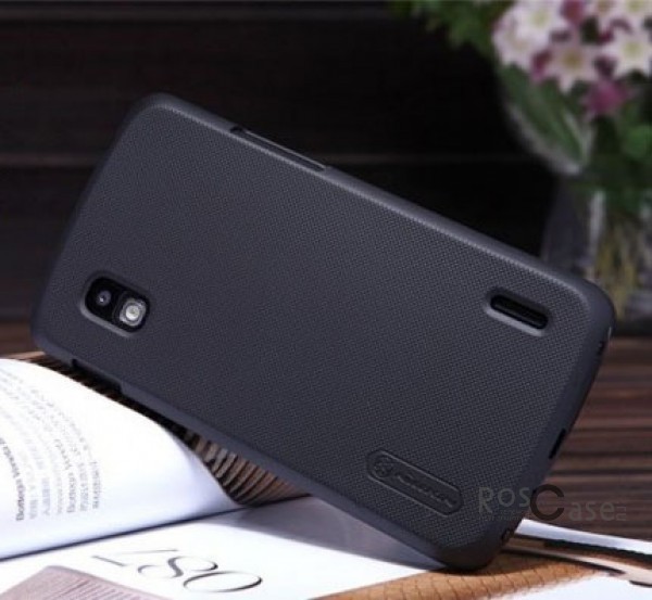 Чехол Nillkin Matte для LG E960 Nexus 4 (+ пленка) (Черный) Чехол Nillkin Matte для LG E960 Nexus 4 (+ пленка) (Черный)Описание:компания производитель: Nillkin;совместим с LG E960 Nexus 4;используемые материалы: пластик;форма чехла: накладка. Особенности:текстурированная поверхность;не скользит;предусмотрен полный набор функциональных вырезов;антикислотное напыление;бонусная пленка для экрана;плотное прилегание;визуально не увеличивает габариты устройства.<br><br>Тип: Чехол<br>Бренд: Nillkin<br>Материал: Поликарбонат