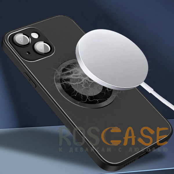 Фотография Черный Чехол с защитой камер и поддержкой MagSafe для iPhone 14