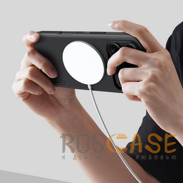 Изображение Черный Nillkin Super Frosted Shield Magnetic | Пластиковый чехол с поддержкой магнитной зарядки Magsafe для iPhone 17 Pro Max